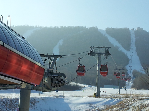 Yabuli Ski Resort by: Byung Chun,Moon