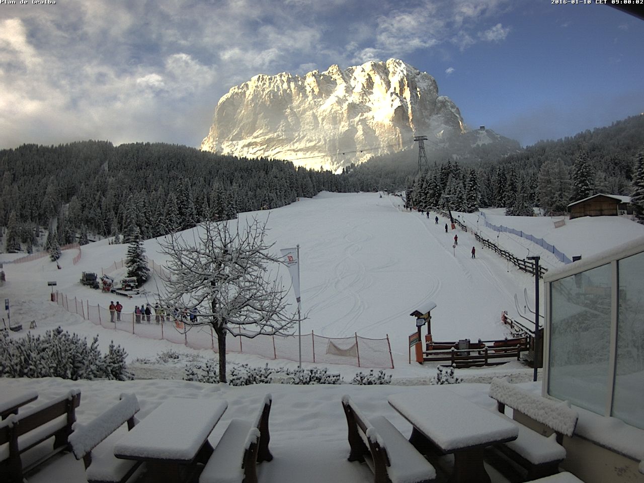Fresh snow in Val Gardena 10.01.2016, Selva