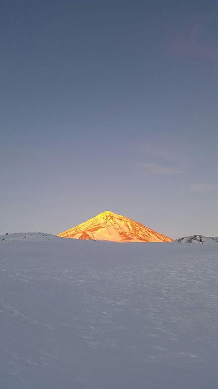 Climbing Mount Damavand by Arak flight in winter 2016