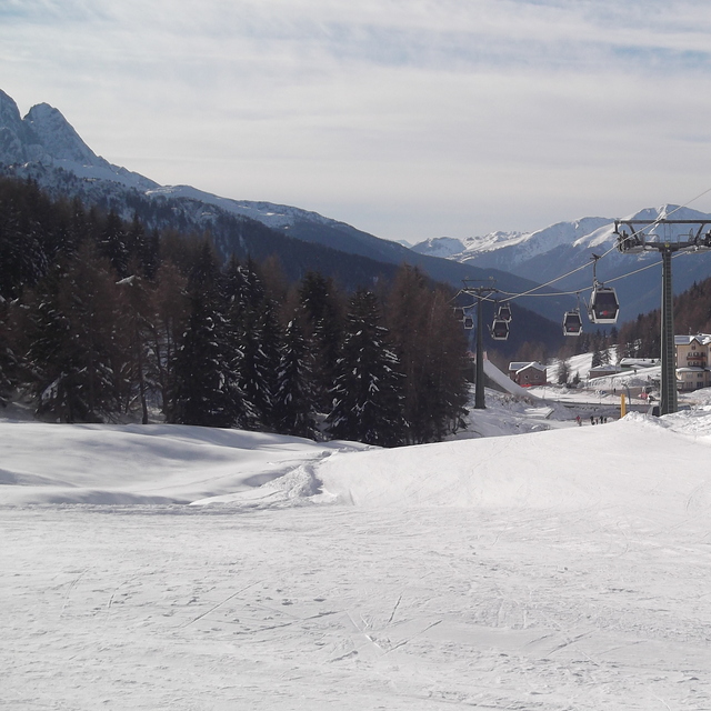 Easy run down to Legno, Ponte di Legno