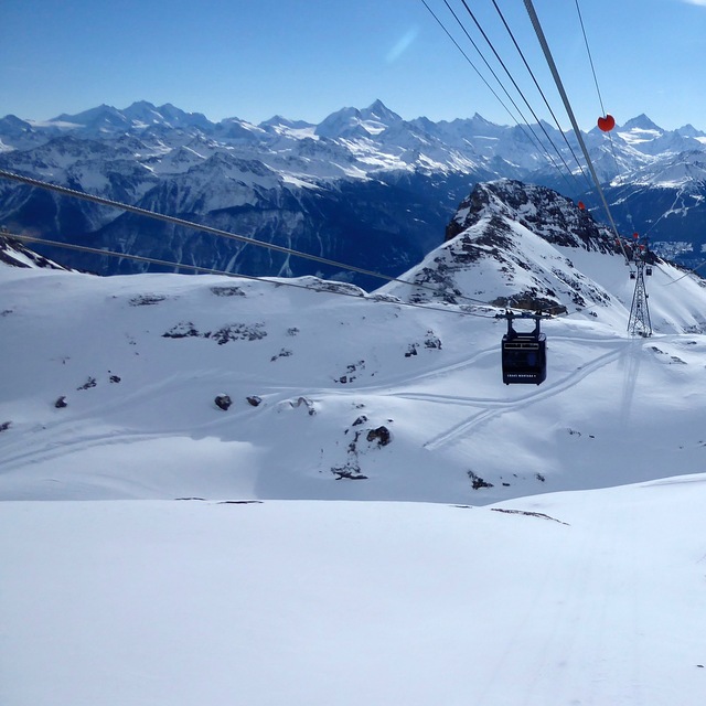 Crans Montana Snow: WAY UP to PLAINE MORTE GLACIER
