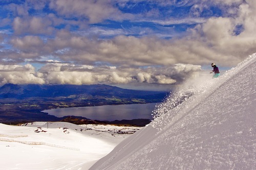 Volcán Osorno Ski Resort by: Antonio Godoy
