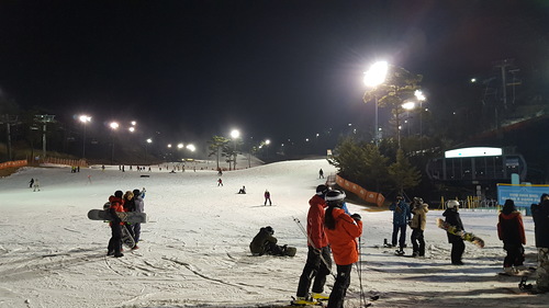 Oak Valley Ski Resort Ski Resort by: Byung Chun,Moon