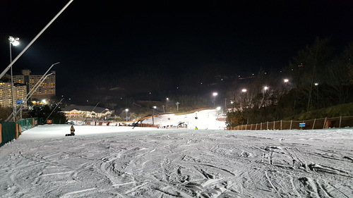 Oak Valley Ski Resort Ski Resort by: Byung Chun,Moon