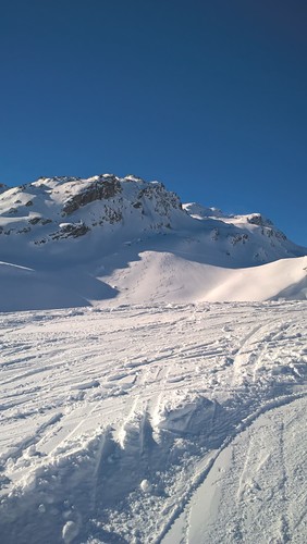 La Thuile Ski Resort by: Edmond Nico
