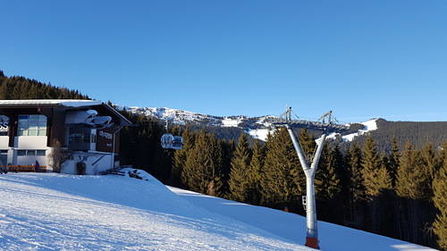 Zell am See Ski Resort by: Byung Chun,Moon