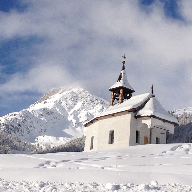 Grimentz Snow: Church -Outer Grimentz