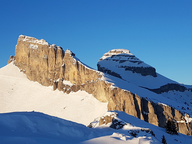 Tours d'Ai and Mayen, Leysin