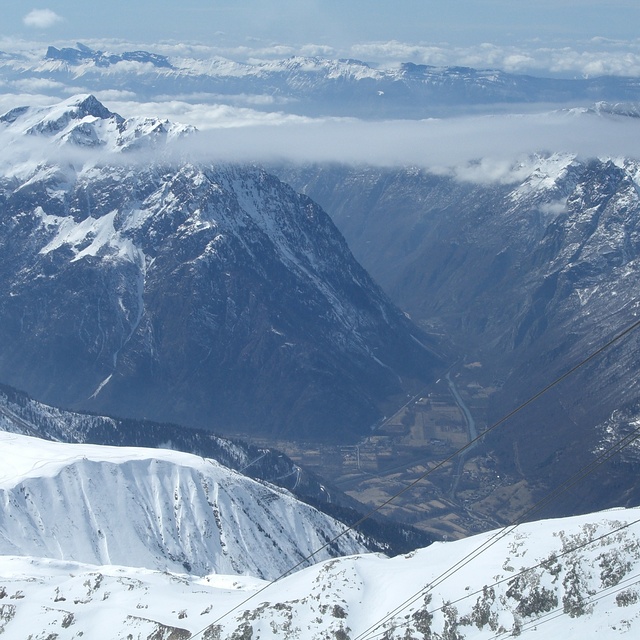 Alpe d'Huez Snow: Looking back from Pic Blanc
