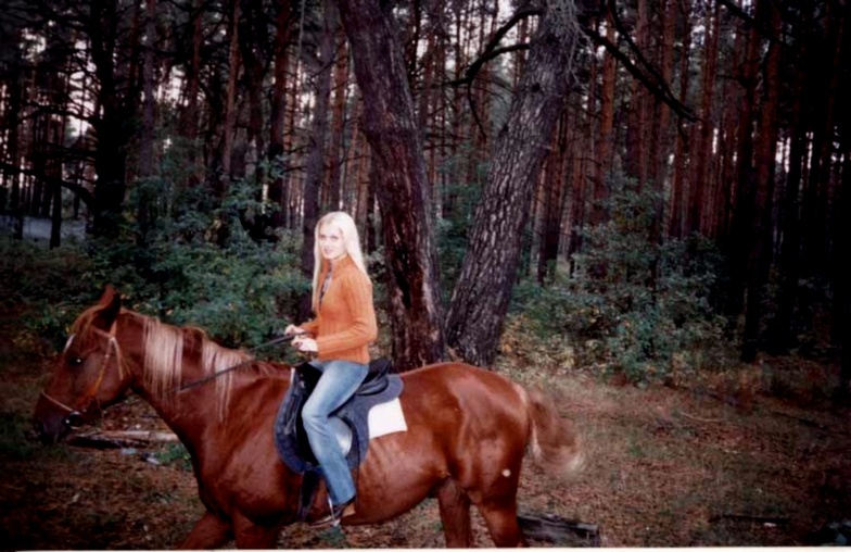 me riding the horse, Zaarour Club