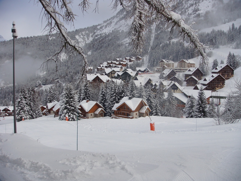 So much snow so early this year., Oz en Oisans