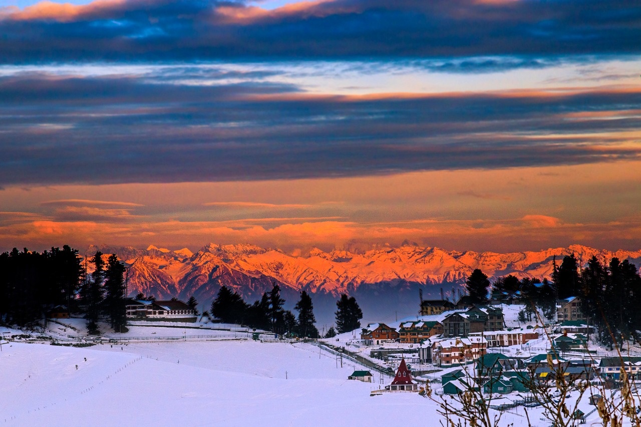 Kashmirguides.com your best friend on powder days, Gulmarg