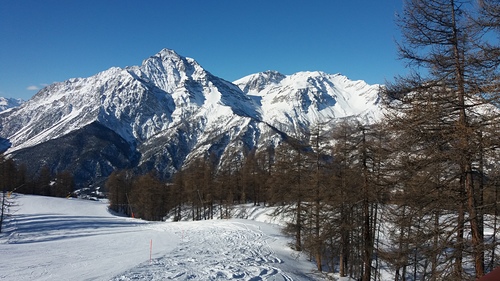 Sauze d'Oulx (Vialattea) Ski Resort by: Andrew Evans