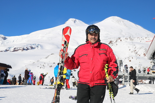 Mount Elbrus Ski Resort by: Александр Тушев