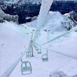 Frozen chairlift, Leysin