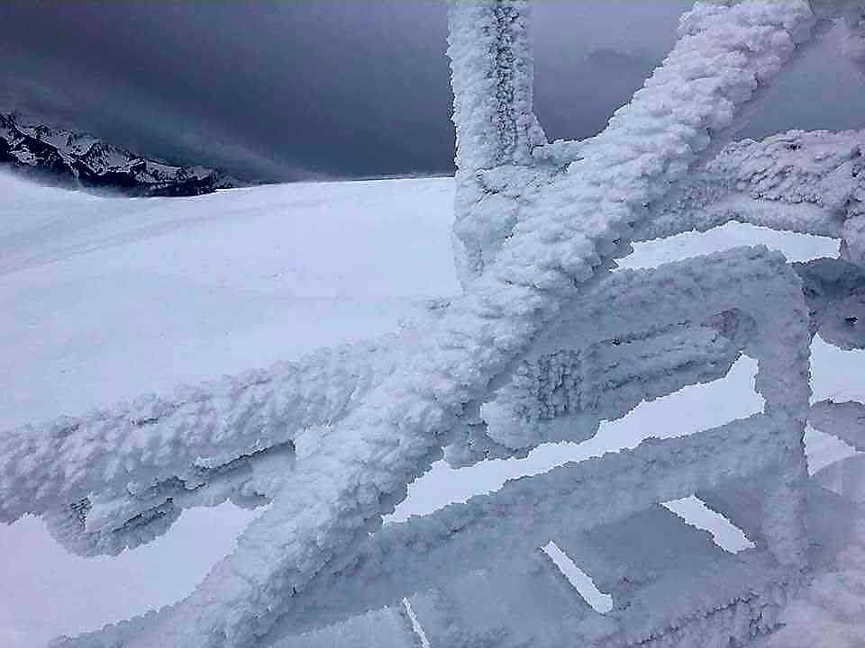 An icy start of the day, Leysin