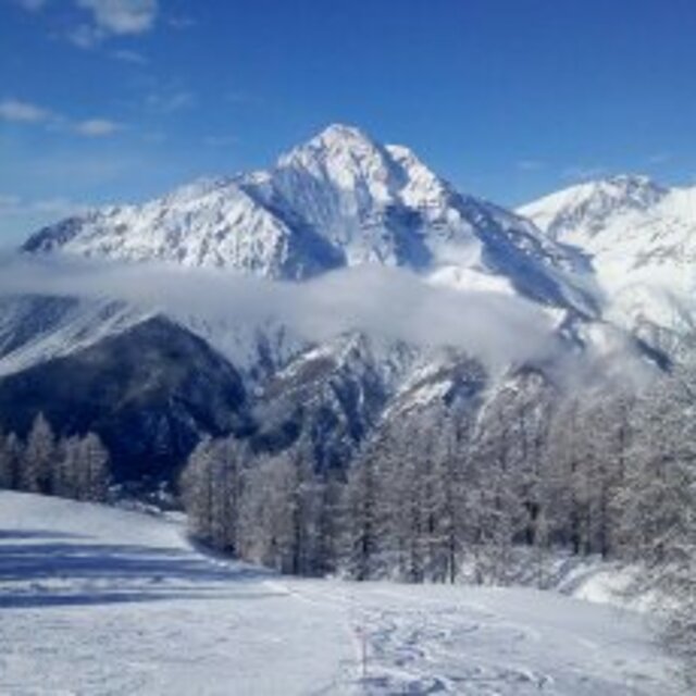 Lovely long red run, San Sicario (Vialattea)