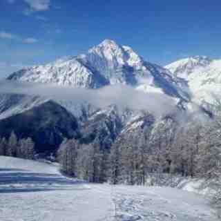 Lovely long red run, San Sicario (Via Lattea)