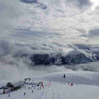 Up above the clouds, Champagny
