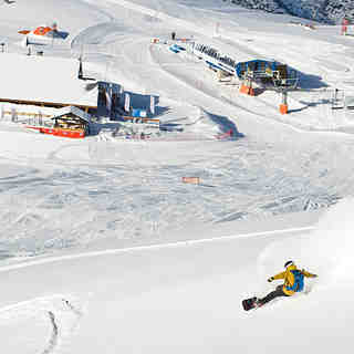 snowboarding in Valle Nevado