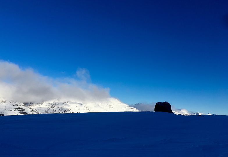 Piedra negra, Cerro Castor