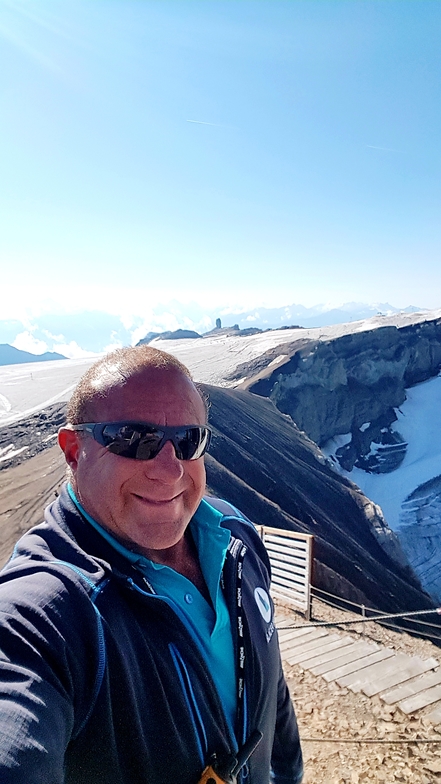 Working on the Glacier, Gstaad Glacier 3000