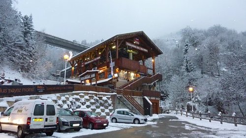 Brides Les Bains Ski Resort by: Snow Forecast Admin