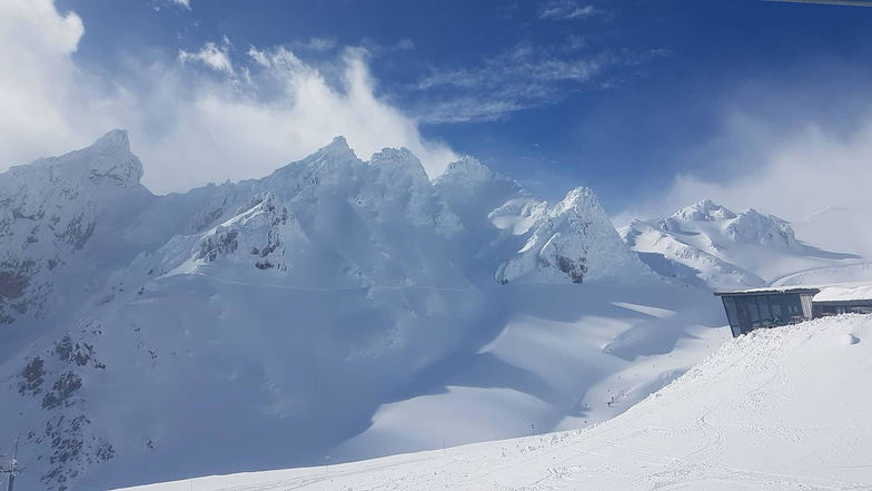 304cm base., Whakapapa