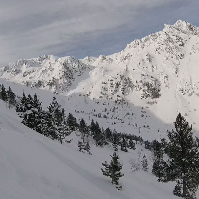 Scenery in a lift accesed run, Tavascan - Pleta del Prat