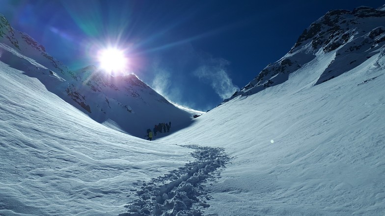 Mountaineering on Damavand peak, Mount Damavand