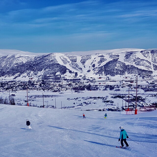 View from Bjodnahovda across to Gullsteinhovda, Geilo