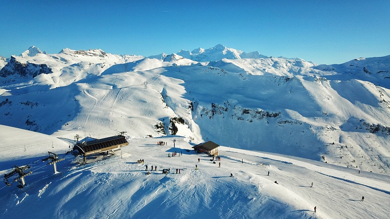 Tete de Saix, Les Carroz