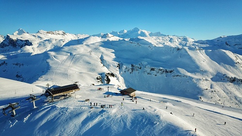 Les Carroz Ski Resort by: Tim