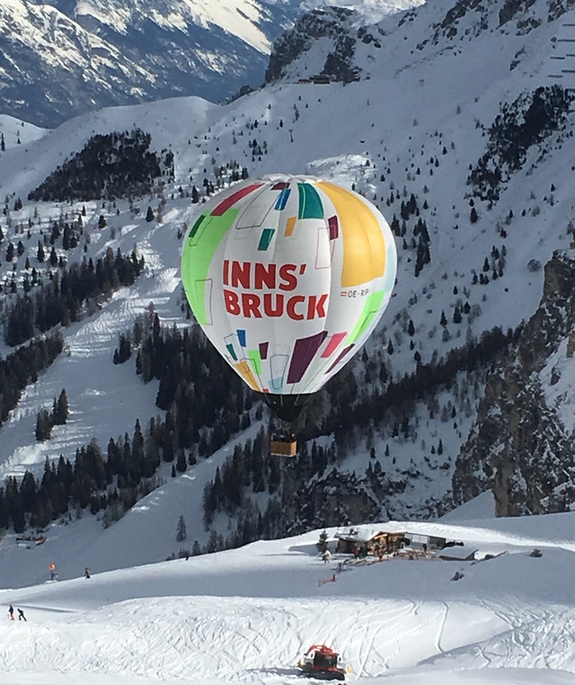 Axamer Lizum Snow: Balloon flight over DohlenNest