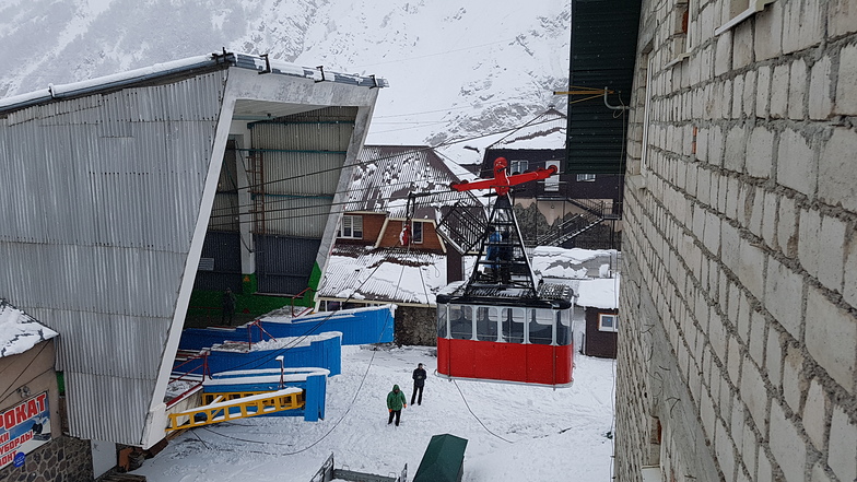 1st cable car of Mt. Elbrus  was stopped for few days., Mt Elbrus