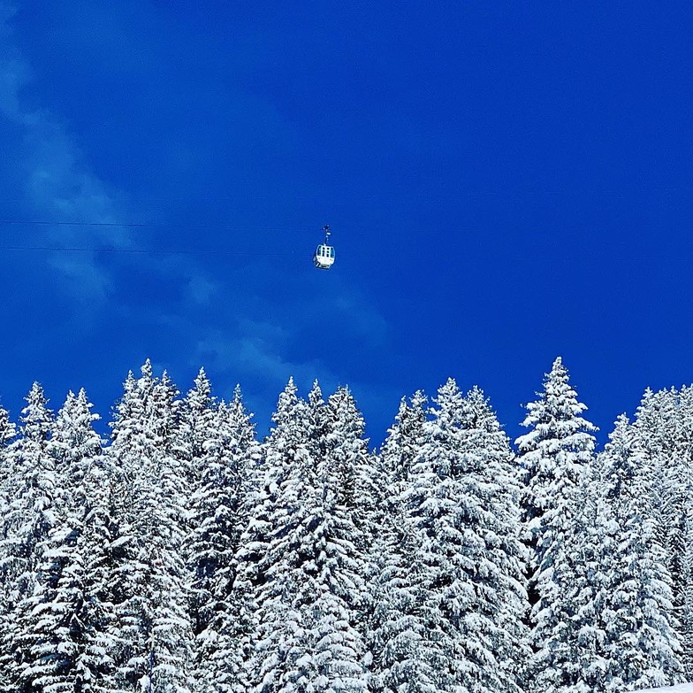 Flying telecabines!, Villars