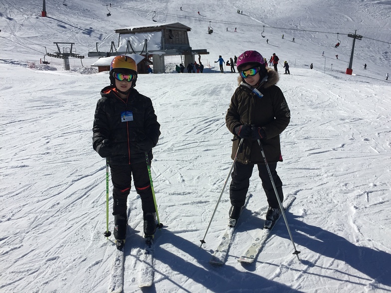 Keep on skiing, Zaarour Club