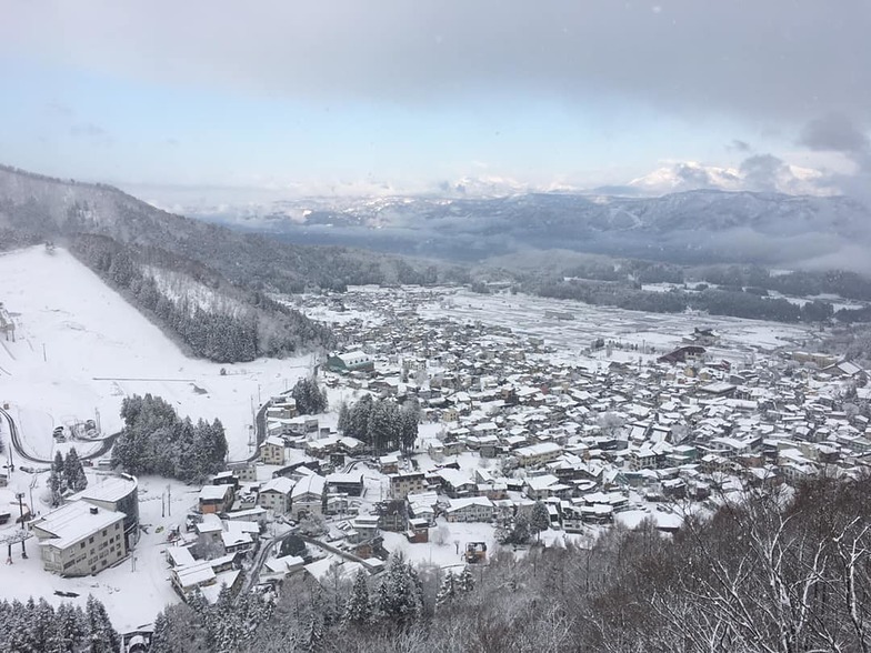 After a fairly dry March, a snowy start to April., Nozawa Onsen