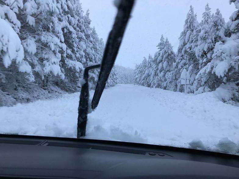 40cm fresh snow overnight in Scotland., Cairngorm