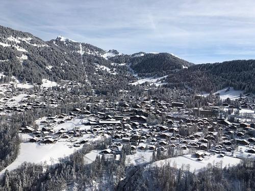 Villars Ski Resort by: Frank Ewald
