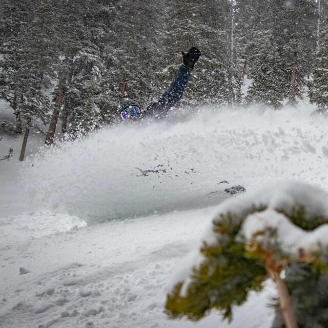 Arapahoe Basin Snow: Snowy end to April.