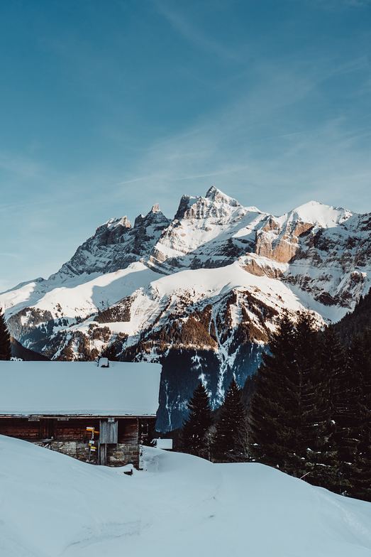 March skiing in Morzine