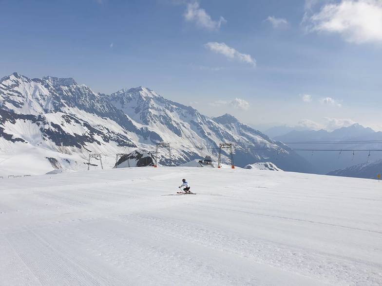 Last day of the season., Stubai Glacier