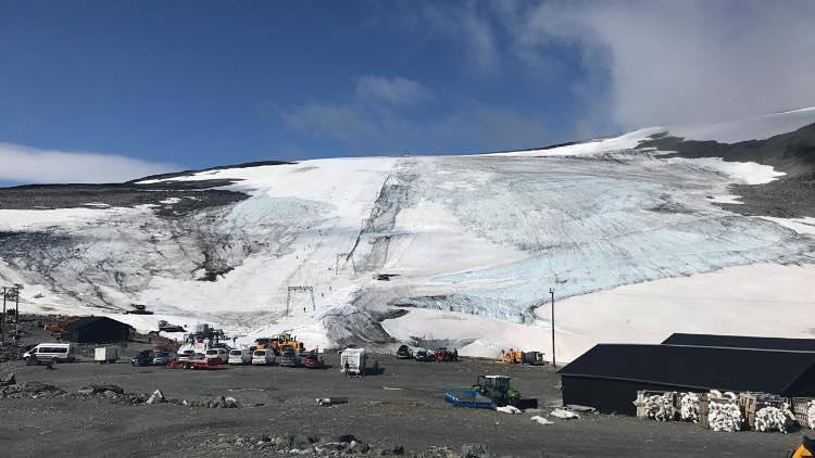 Last weekend of summer skiing, Galdhøpiggen Sommerskisenter