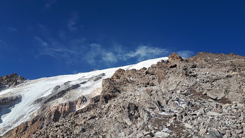 Mount Damavand Ski Resort by: ghasem ahmari