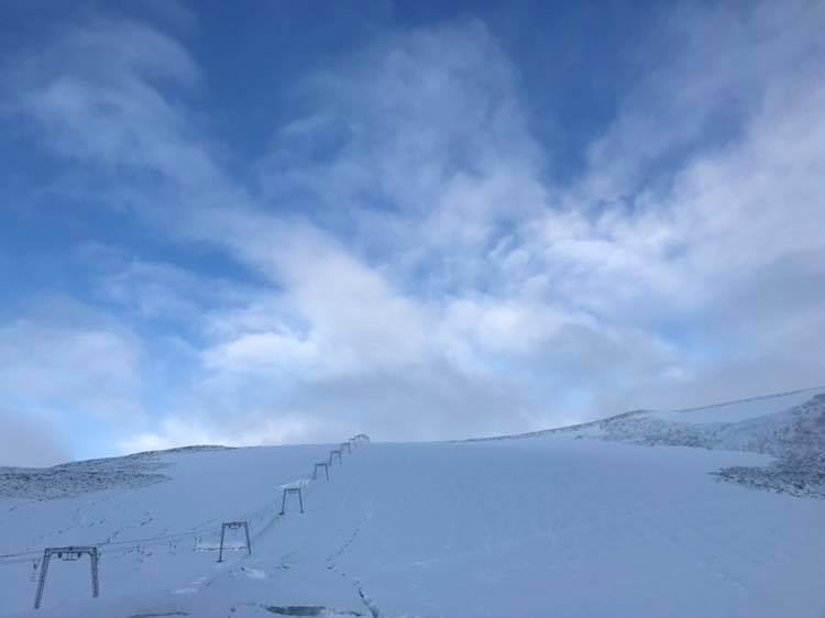 Temporarily closed due to the hot summer weather., Galdhøpiggen Sommerskisenter