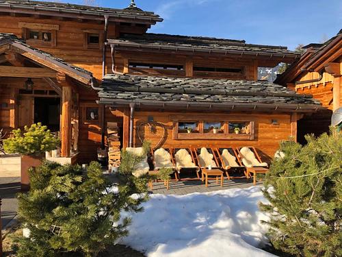 Villars Ski Resort by: Frank Ewald