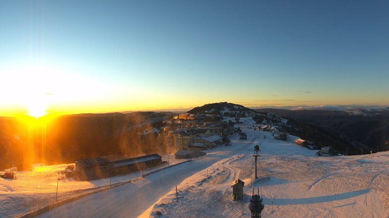 Unexpected snowfall today in Australia...., Mount Hotham