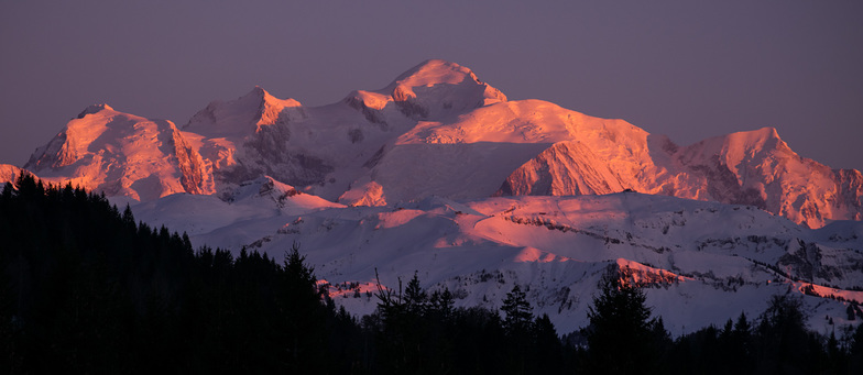 Aplenglow on Mont Blanc, Praz De Lys Sommand