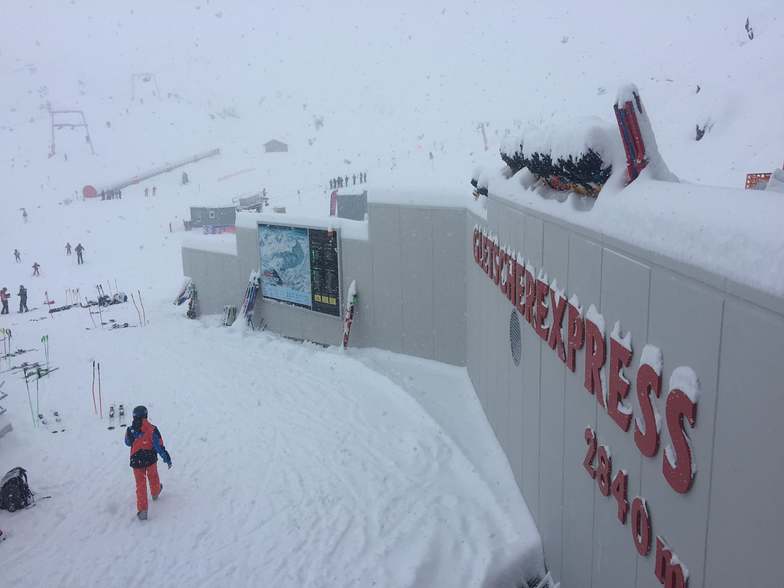 up to 65cm accumulated since the weekend, Pitztal Glacier